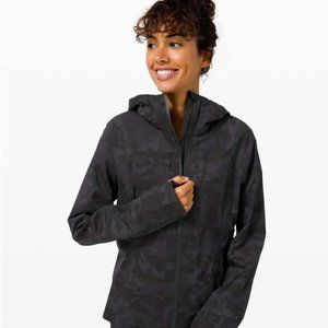 Lululemon Break a Trail Jacket in black camo size 10